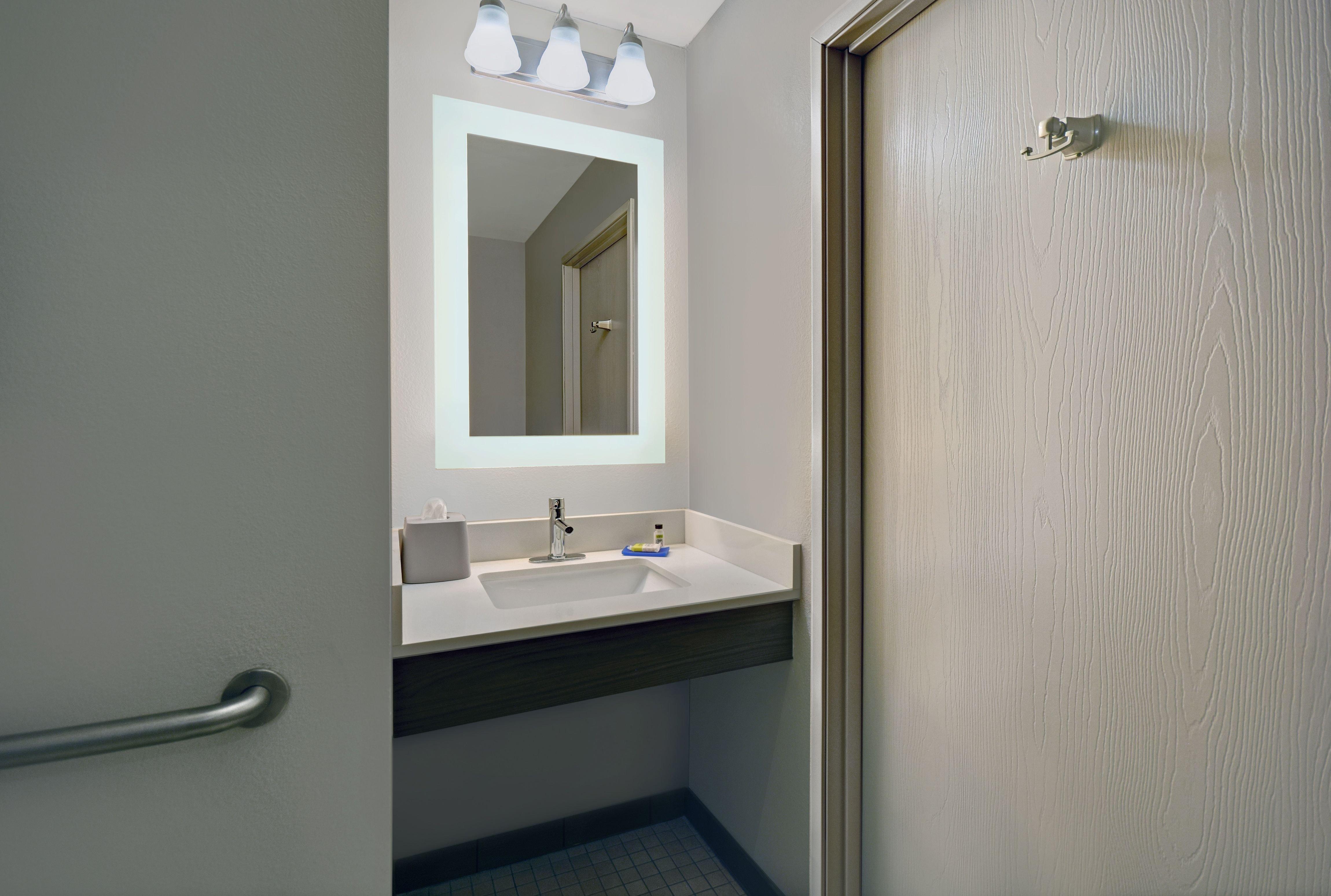Holiday Inn Express Adrian By Ihg Εξωτερικό φωτογραφία