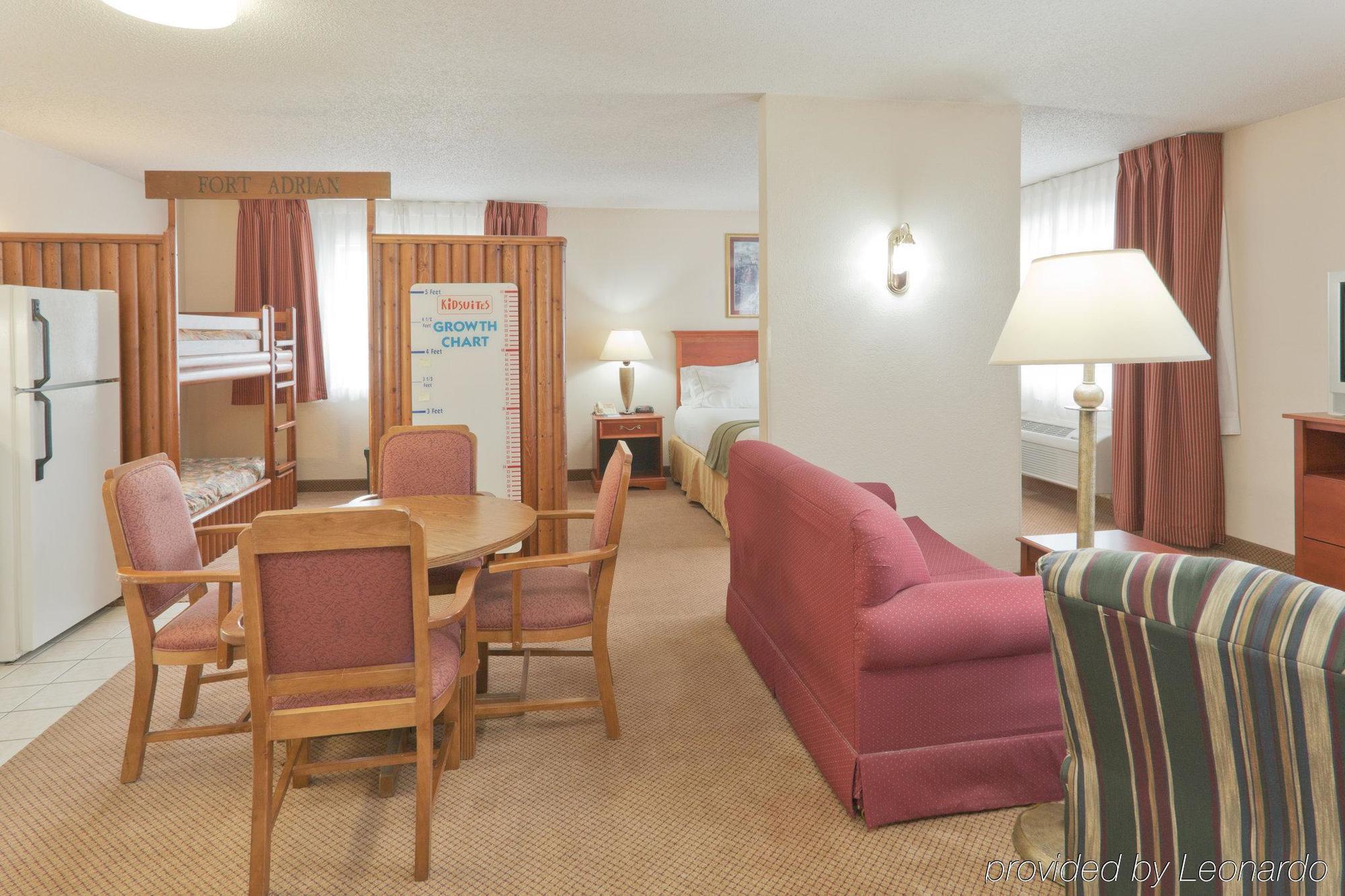 Holiday Inn Express Adrian By Ihg Δωμάτιο φωτογραφία