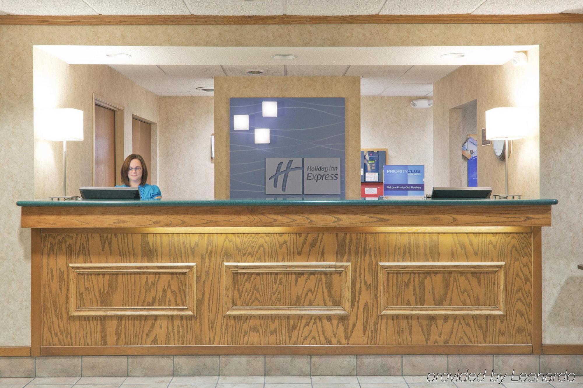 Holiday Inn Express Adrian By Ihg Εσωτερικό φωτογραφία